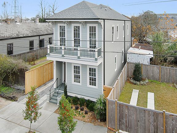 4th image of 2816 Burgundy St
