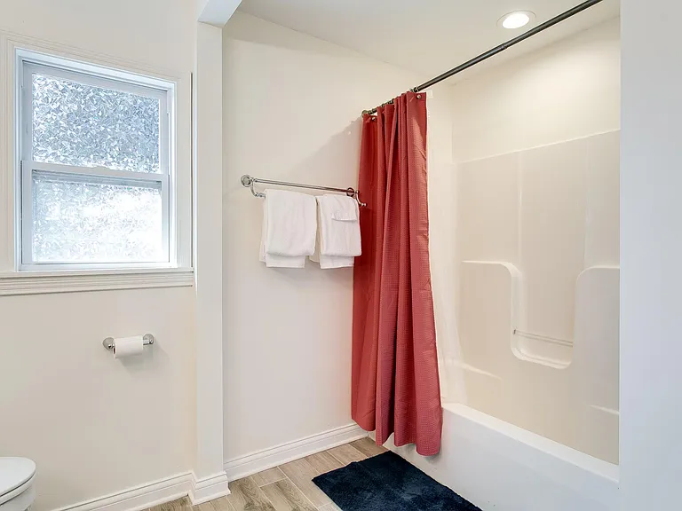 1112 Logan St — Photo 17