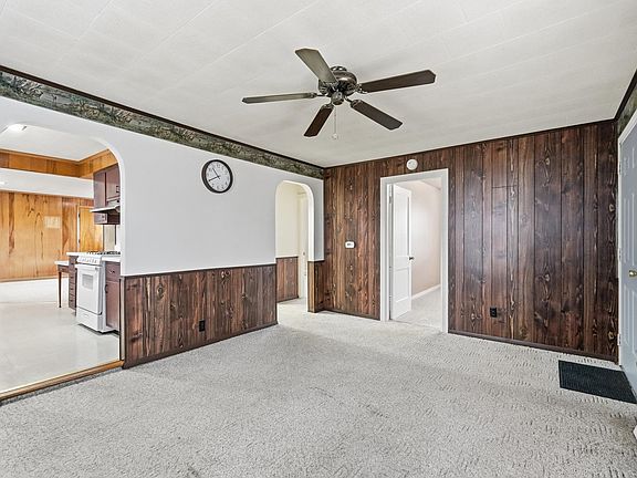 4th image of 1004 Keller Dr