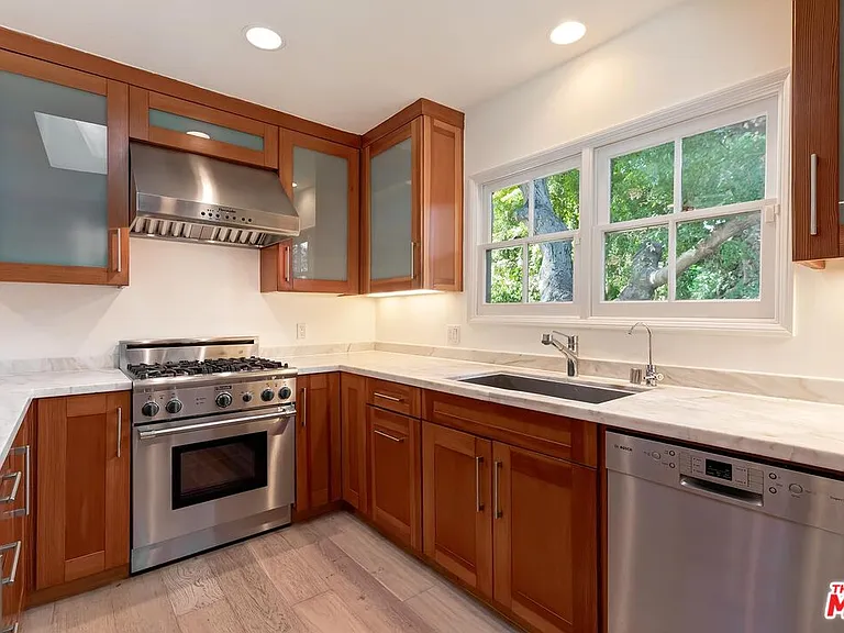 7586 Woodrow Wilson Dr — Photo 9