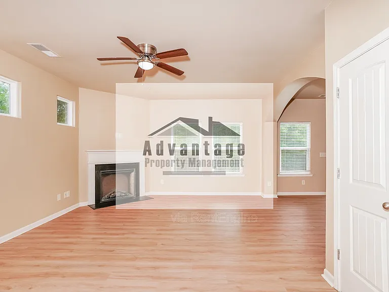 133 Centerra Springs Dr — Photo 3