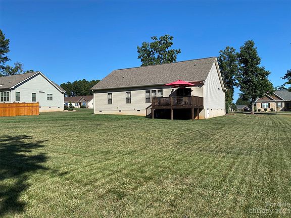 5th image of 171 Greythorn Dr