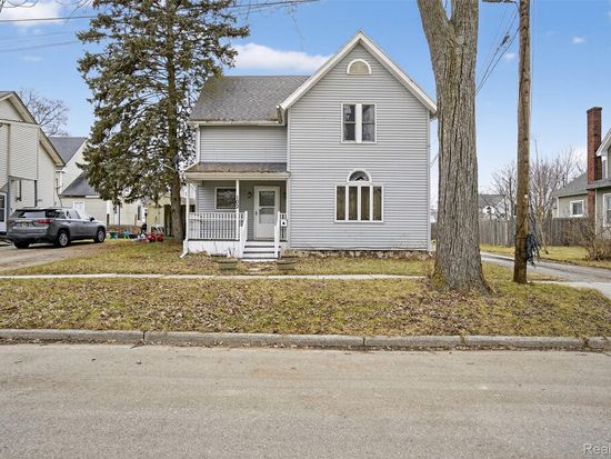 103 N Mackinaw St, Durand, MI 48429