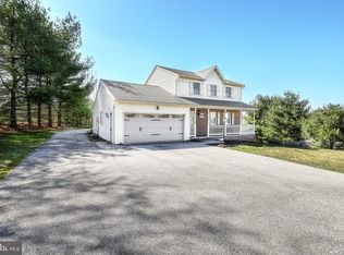 5058 Hickory View Dr, Spring Grove, PA 17362