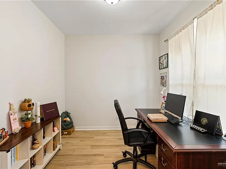 1321 Xavier Ave — Photo 13