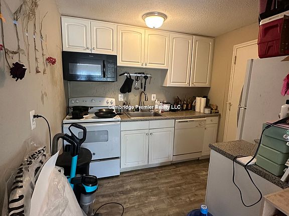 4th image of 374 Harvard St #20