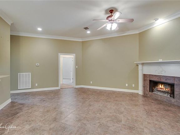 5th image of 10400 Plum Creek Dr