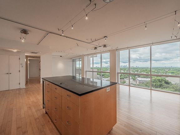 5th image of 6211 W Northwest Hwy APT 1107