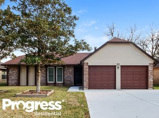 910 River Creek Dr, La Porte, TX 77571