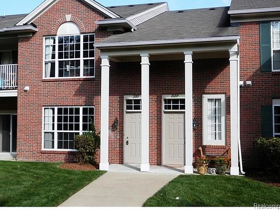 2nd image of 20107 Chesapeake Cir #1