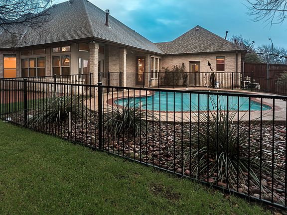 3rd image of 620 Waterchase Dr