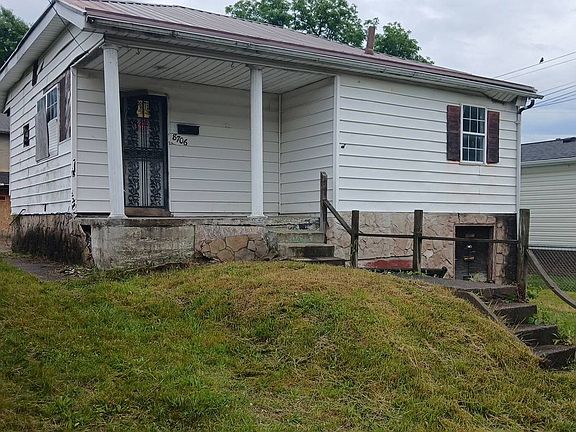4th image of 8706 1/2 Maryland Ave
