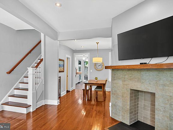 4th image of 212 N St NW
