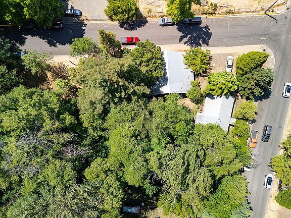 4th image of 16 Van Ness Ave