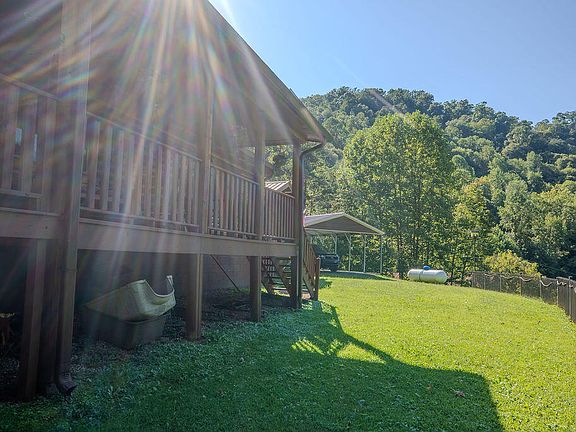 3rd image of 564 Houston Rd