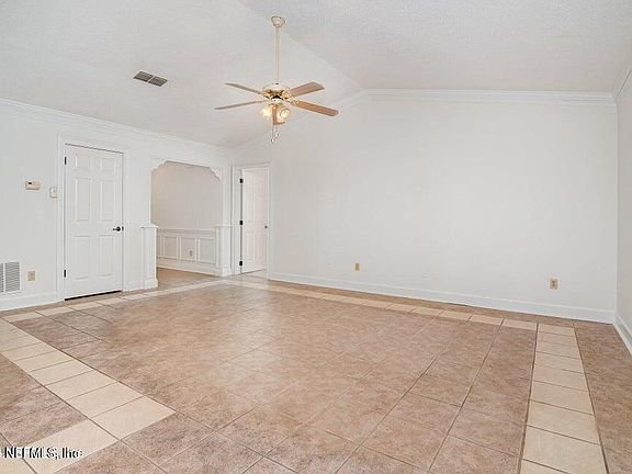 3rd image of 790 HICKORY HILL Drive