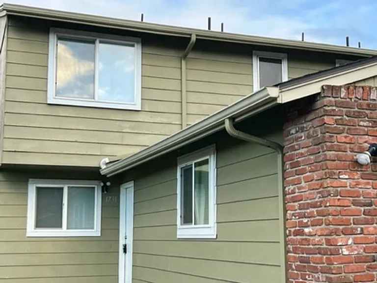Salishan 4-Plex — Photo 2