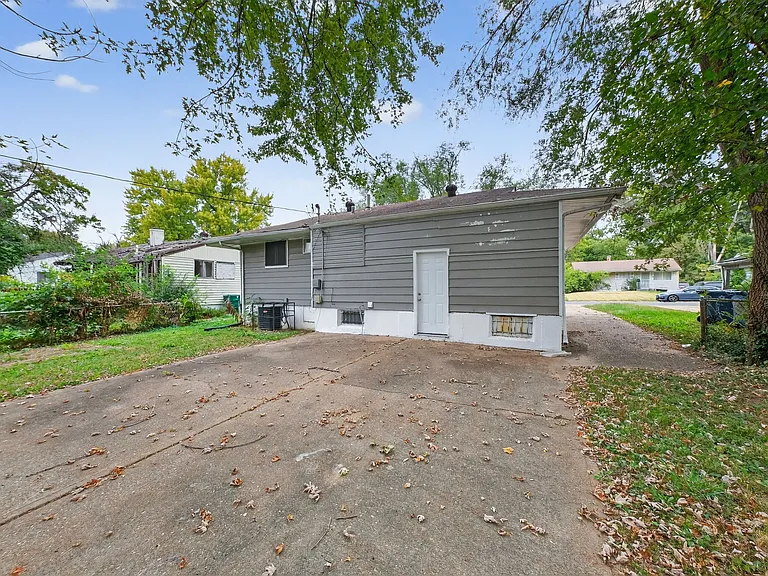 120 McAlpine Dr — Photo 23