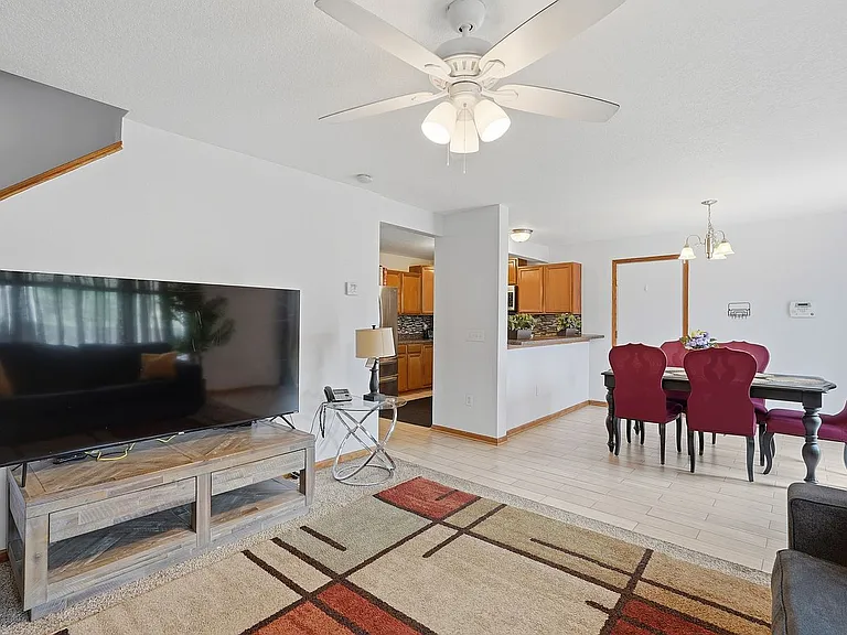 4803 NE Trilein Dr — Photo 3