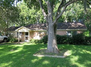 149 Shady Ln, West Columbia, TX 77486