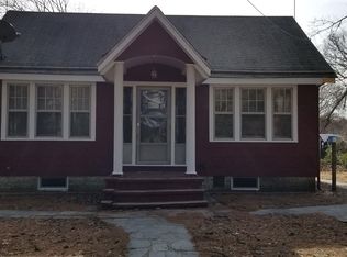 146 Pauline St, Holbrook, NY 11741