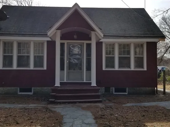 146 Pauline Street, Holbrook, NY 11741