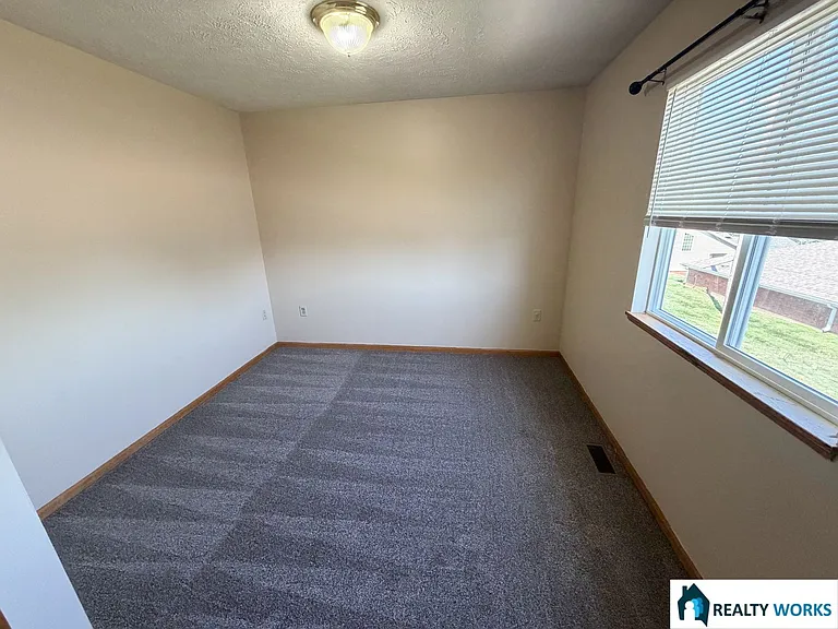 2230 W Todd Ln — Photo 5
