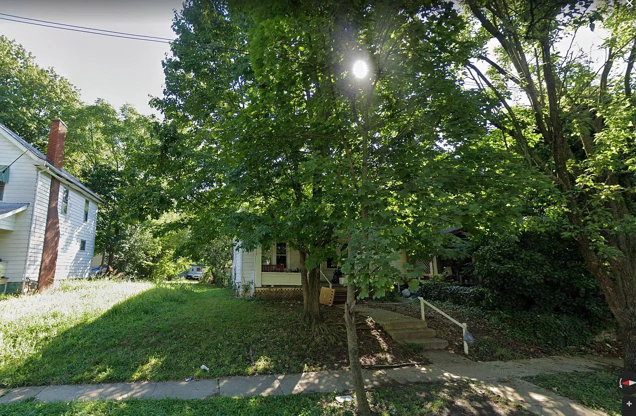 114 N Ogden Ave photo 1