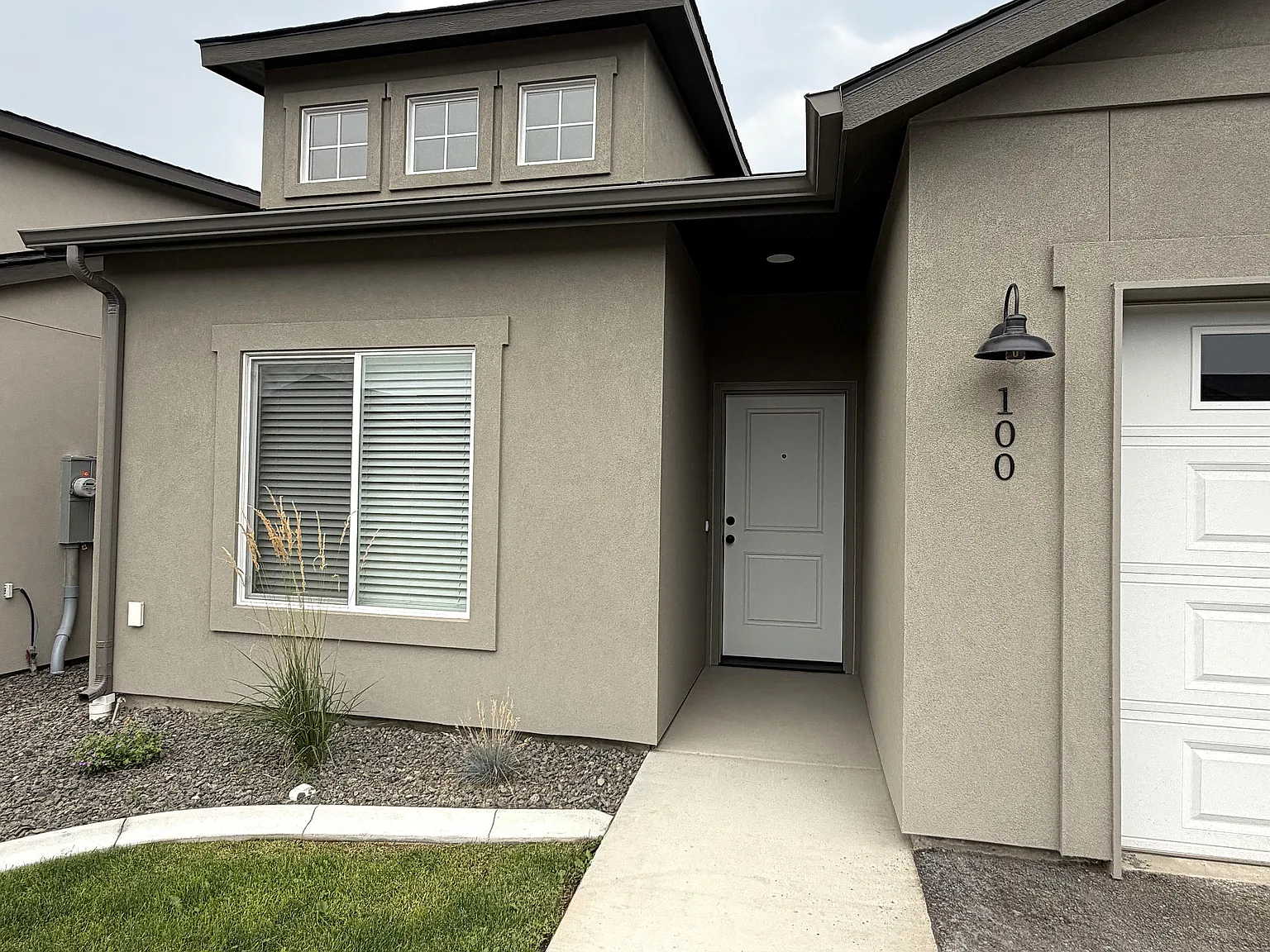 2 bed, 1048 sqft, $1,795 — Photo 2