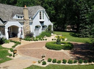 952 Medina Rd, Wayzata, MN 55391