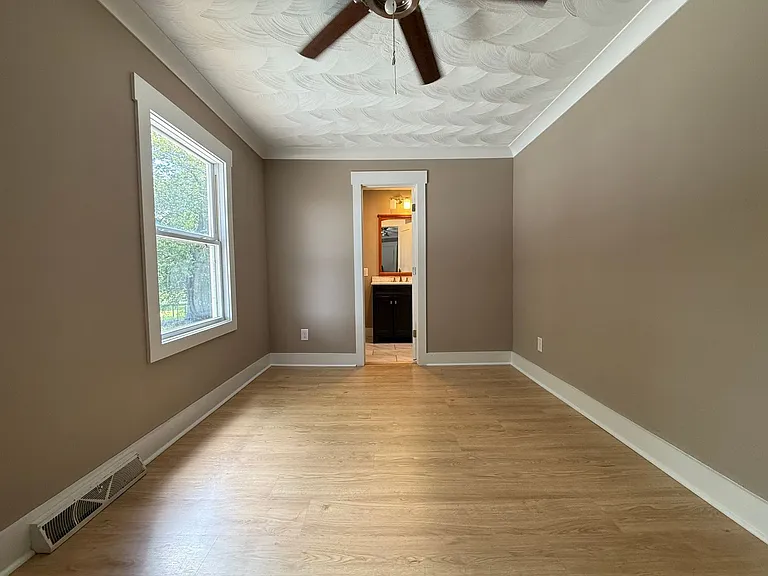 317 W Main St — Photo 13
