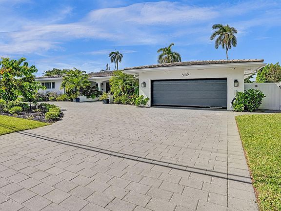3rd image of 3609 NE 25th Terrace