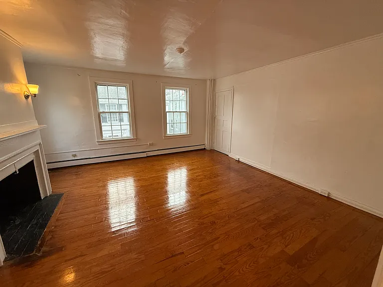 18 Leyden St #2E — Photo 5