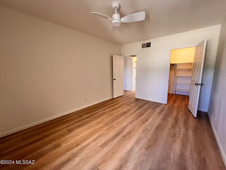 5500 N Valley View Rd #231 — Photo 15