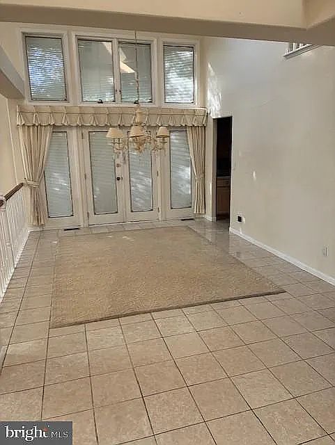 1st image of 307 Sayre Dr