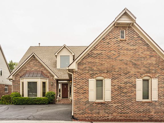 2nd image of 9568 Huntington Ln
