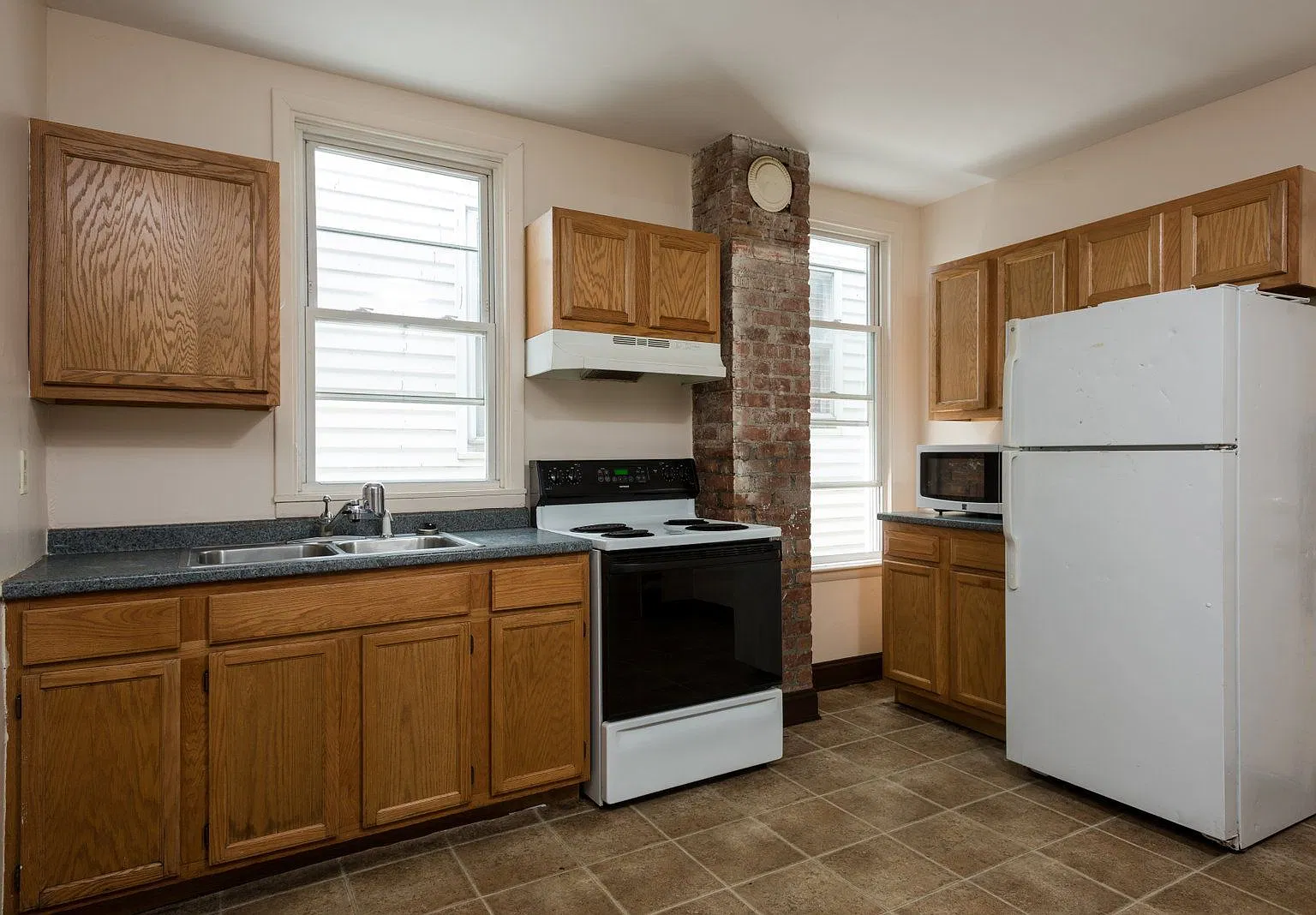 2 bed, 1.0 bath, 1100 sqft, $1,475 — Photo 1