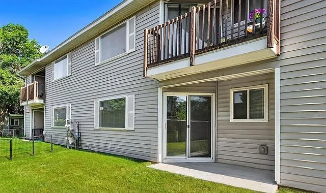 9143 W Cory Ln — Photo 2