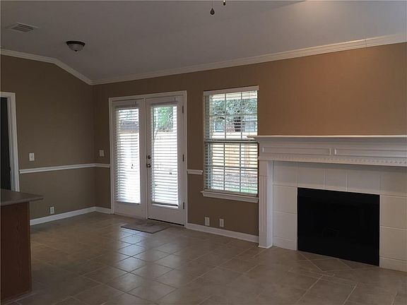 3rd image of 2305 Drue Ln