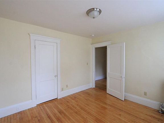 5th image of 5 Craigie Cir APT 15