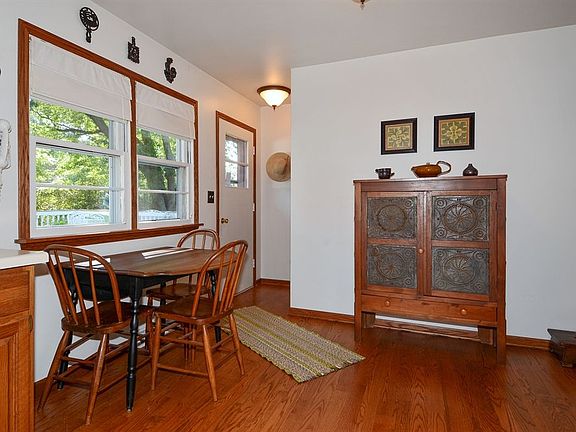 3rd image of 6N359 Oakwood Dr