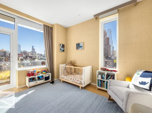 350 West Broadway image 18 of 29