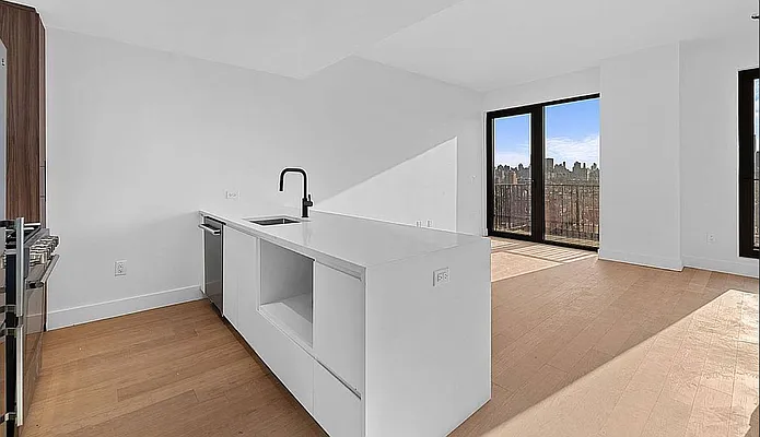 Rented by West 124th Manager LLC | media 54