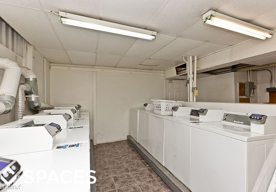 2nd image of 947 W Cornelia Ave #3451-GDN
