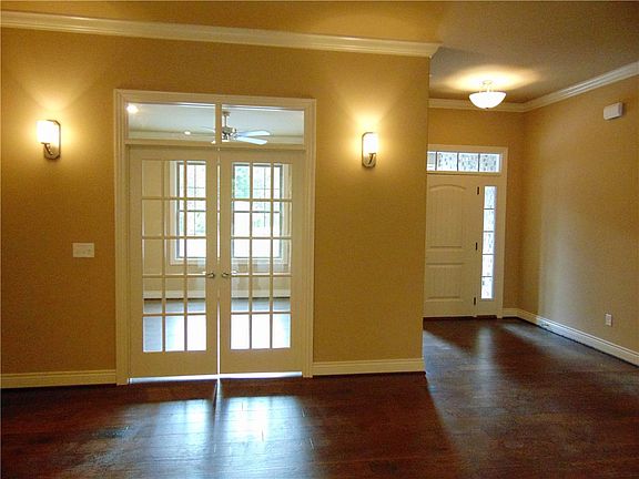4th image of 48 Skye Dr