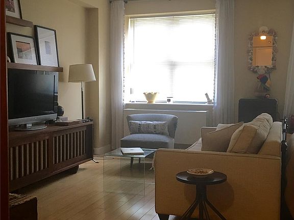 2nd image of 516 W 47th St APT N2c