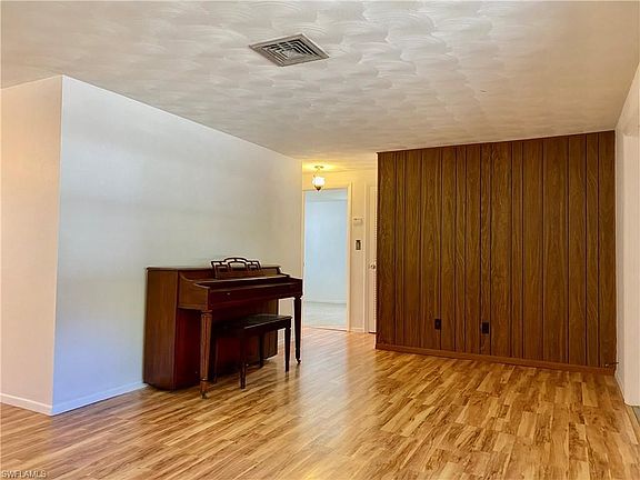 4th image of 156 Texas Ave