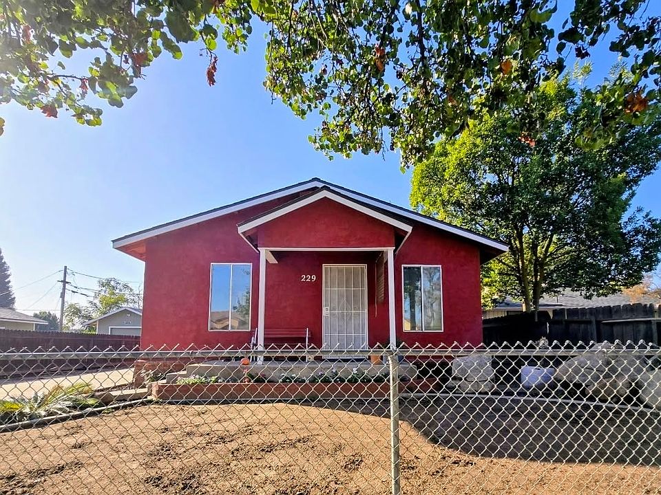 1st image of 229 W Minarets Ave