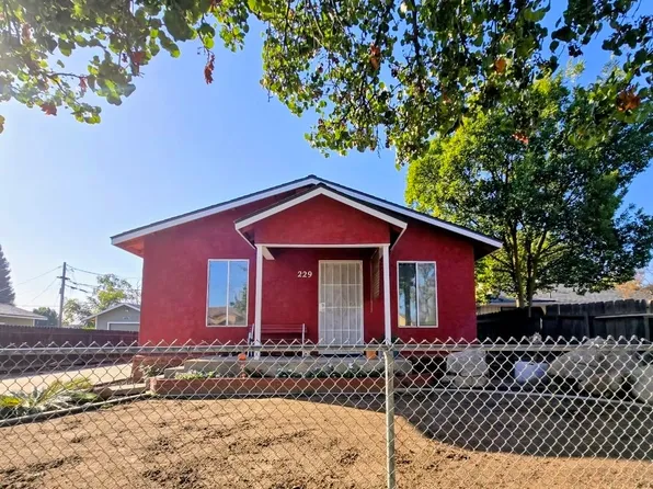 229 W Minarets Ave, Pinedale, CA 93650