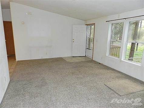 2nd image of 3917 Meadow View Dr
